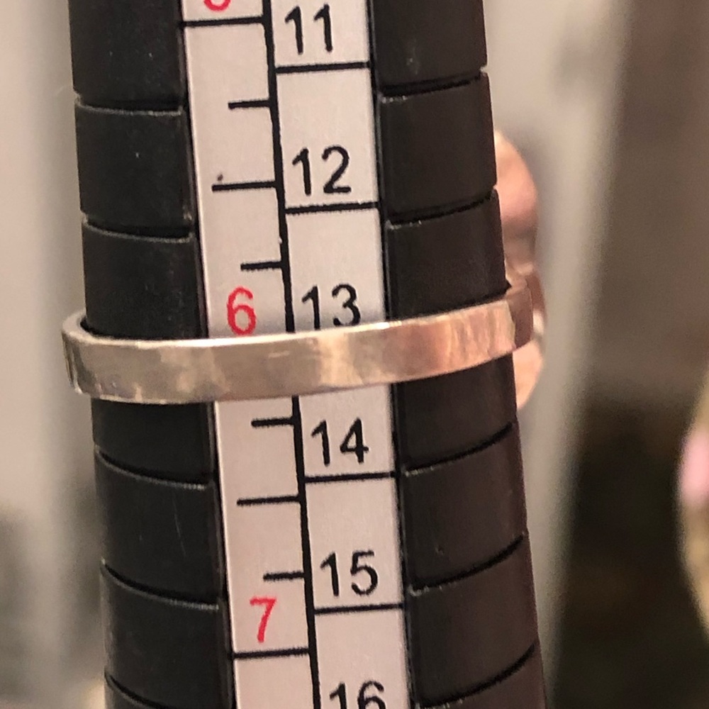 Silver ring - Picture 14 of 14